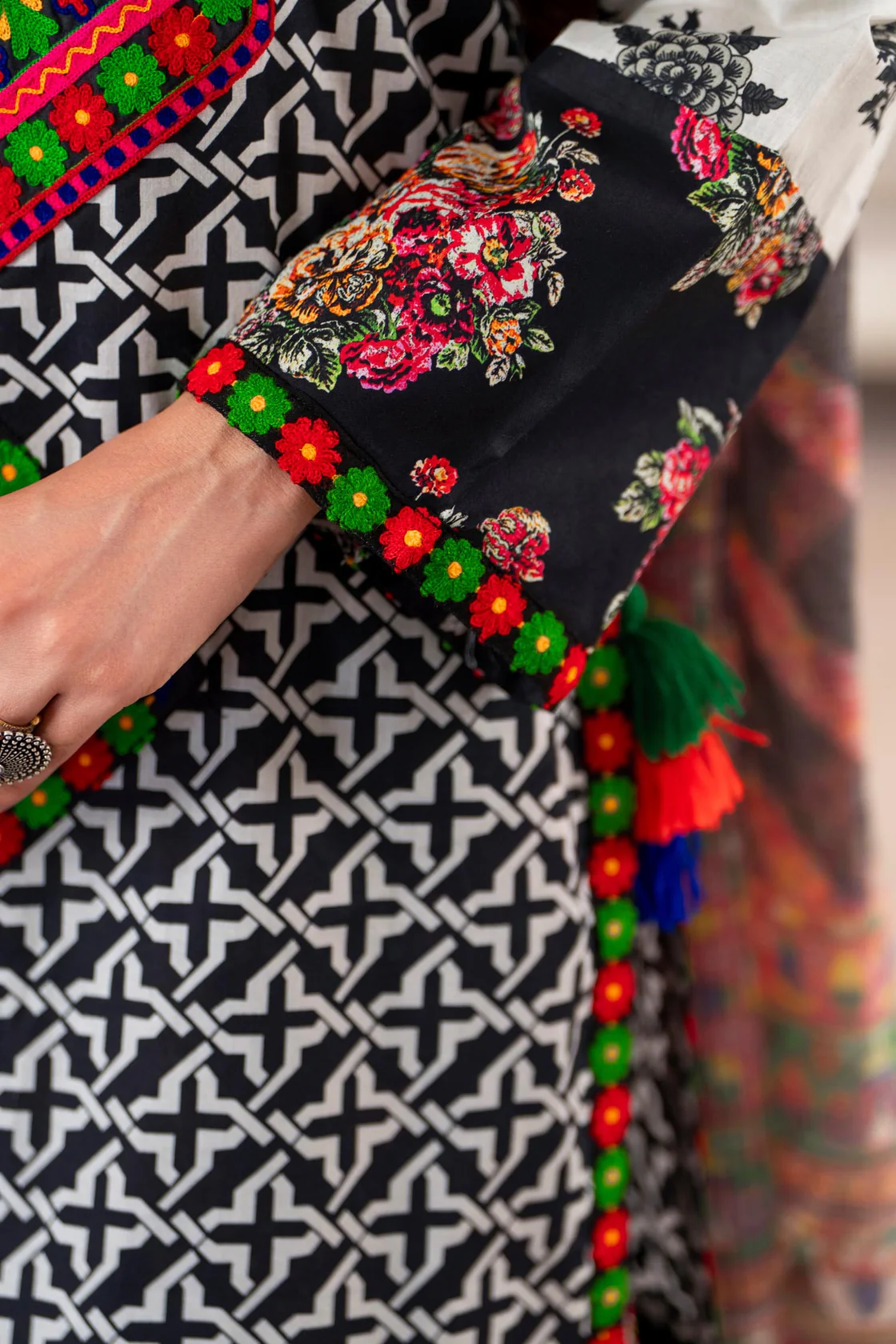 AainaLookBook-19_1120x